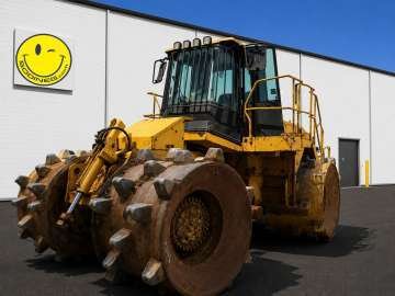 Compacteur à Déchet / Pieds De Mouton CATERPILLAR 826GII d'occasion