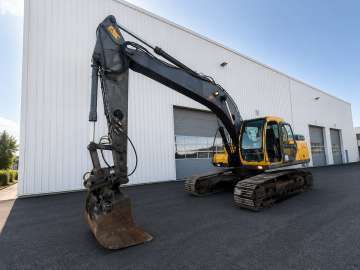 VOLVO EC210LC d'occasion