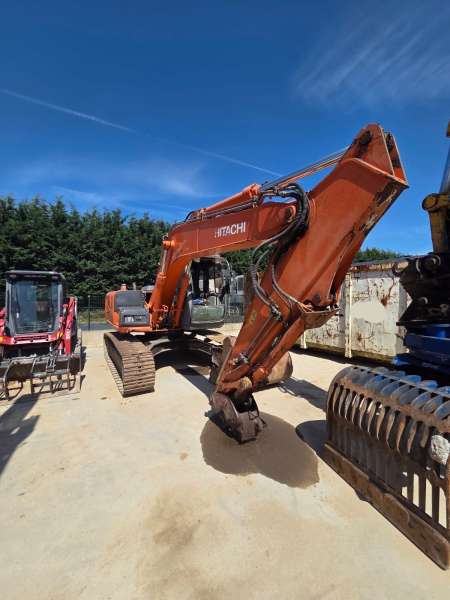 【soilY】 Excavator (tracked) Hitachi Zx 130 Lcn used - Excavators