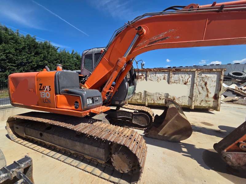 Excavator (tracked) Hitachi Zx 130 Lcn used - Excavators