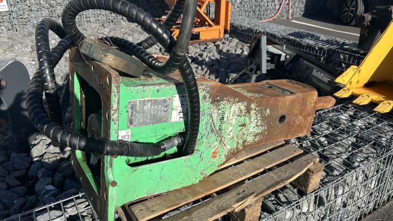 Brise Roches MONTABERT 140SMS / Pelles 8-12 Tonnes d'occasion