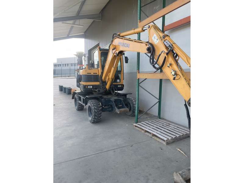 Excavator (wheeled) Hyundai R55w-9a used - Excavators