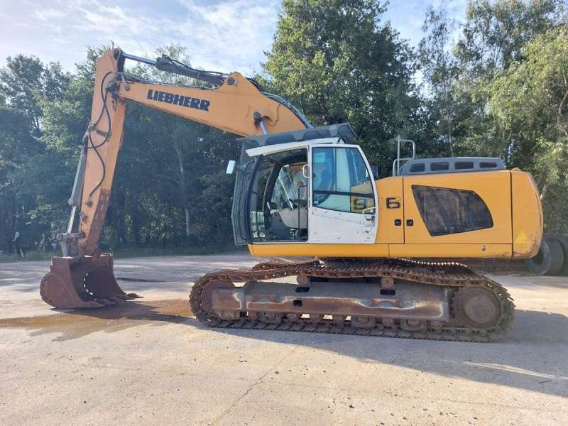 Excavator (tracked) Liebherr R936 Lc used - Excavators (Tracked