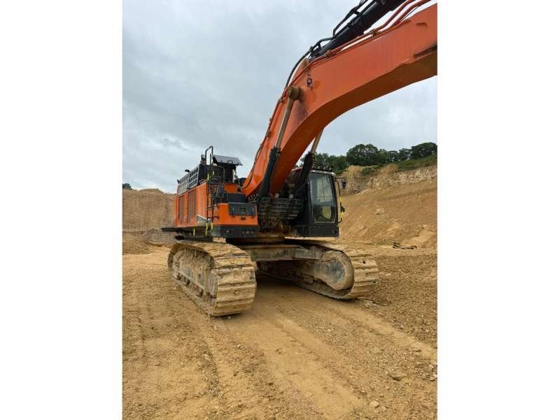 Excavator (tracked) Doosan Dx800lc-7 used - Excavators