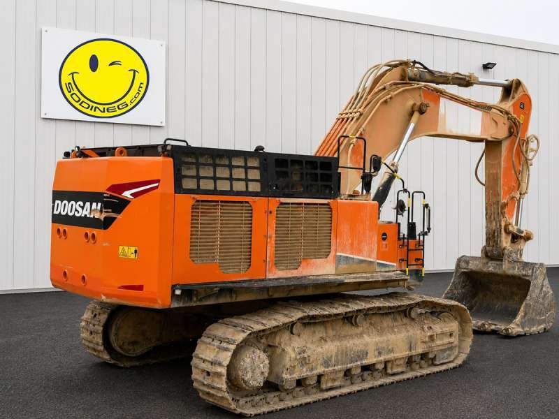 との Excavator (tracked) Doosan Dx800lc-7 used - Excavators (Tracked