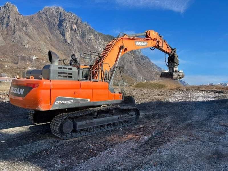 Excavator (tracked) Doosan Dx340 Lc-5 used - Excavators (Tracked