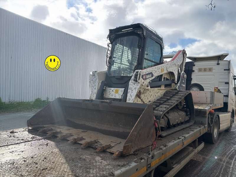 BOBCAT T870 + 6 ACCESSOIRES + 6 ACCESSORIES used - Skid Steer