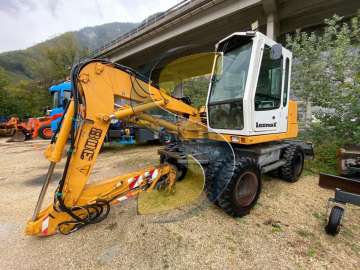Wheeled Excavator LIEBHERR A308 used