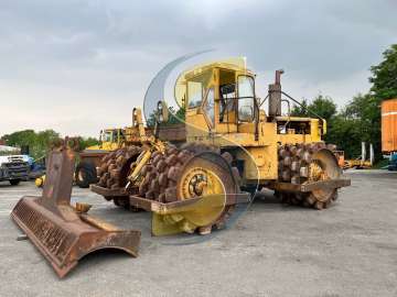 Padfoot Compactor / Sheepsfoot Compactor  CATERPILLAR 825 used