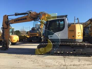 Crawler Excavator LIEBHERR R926 COMPACT used