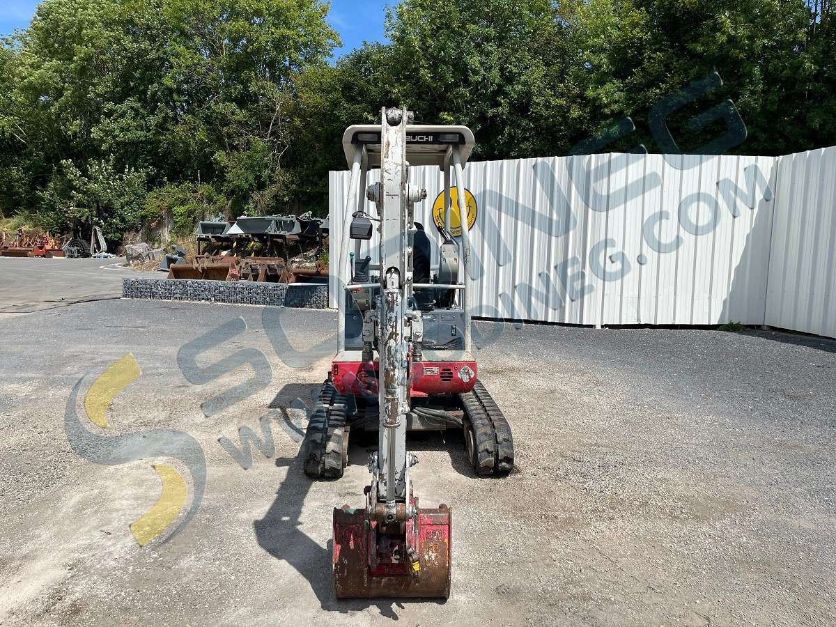 Vanne Pilote 19017-45600 Pour Pelles Takeuchi TB014, TB016, TB125, TB145, TB20R - Pièce Neuve