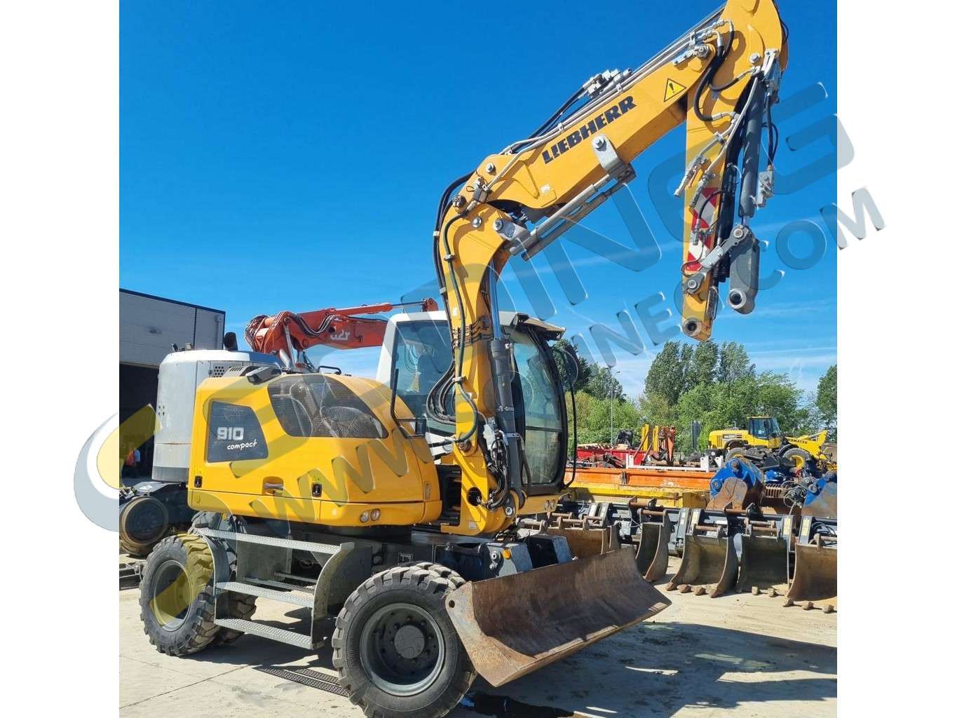 LIEBHERR A 910 COMPACT LITRONIC used